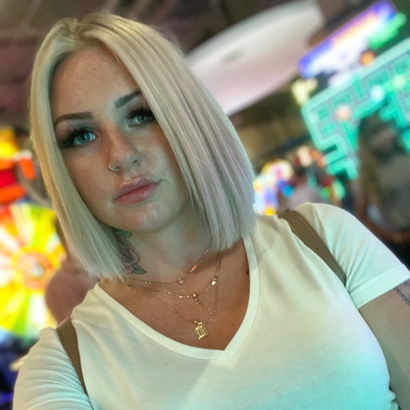 Meet your Posher, Victoria - Picture 1 of 5